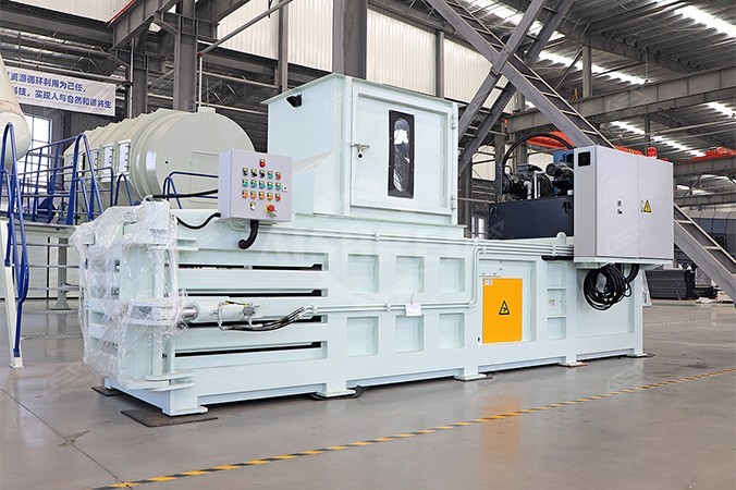 Presă hidraulică de balotat