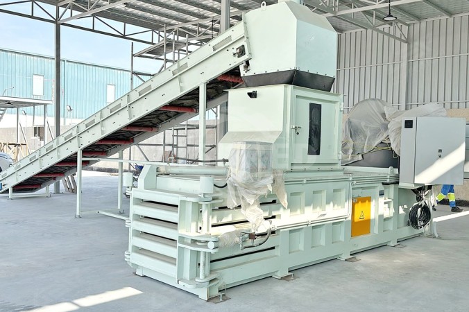 Presă hidraulică de balotat pentru proiect de balotare a materialelor reciclabile MSW de 100 tone/lună în Orientul Mijlociu